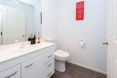 Photo of property in 8 Highgate Place, Somerville, Auckland, 2014