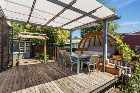 Photo of property in 28 Meadowvale Rise, Titirangi, Auckland, 0604