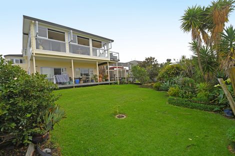 Photo of property in 5 Ngatira Place, Snells Beach, 0920