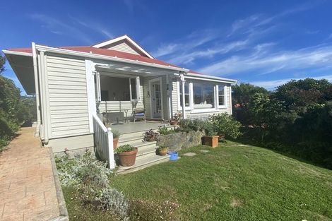 Photo of property in 25 Saint Michaels Crescent, Kelburn, Wellington, 6012
