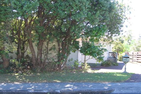 Photo of property in 56 Divich Avenue, Te Atatu South, Auckland, 0610