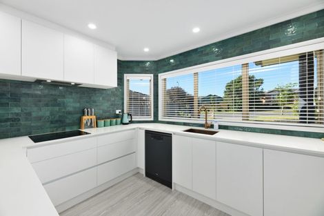 Photo of property in 8 Brookwood Drive, Henderson, Auckland, 0612