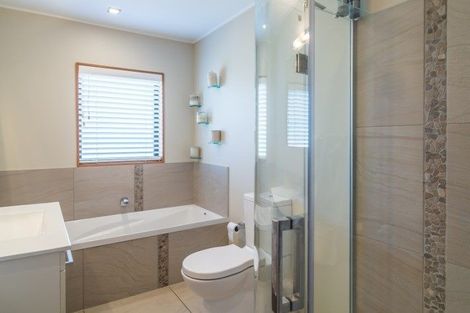 Photo of property in 82 Marine Parade, Paraparaumu Beach, Paraparaumu, 5032