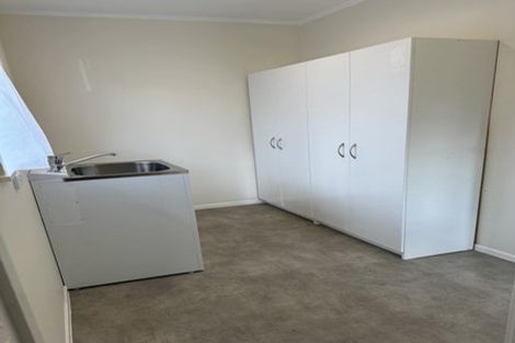 Photo of property in 75 Greenpark Road, Penrose, Auckland, 1061