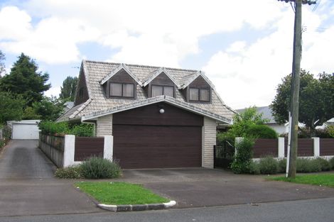 Photo of property in 19b Momona Road, Greenlane, Auckland, 1051