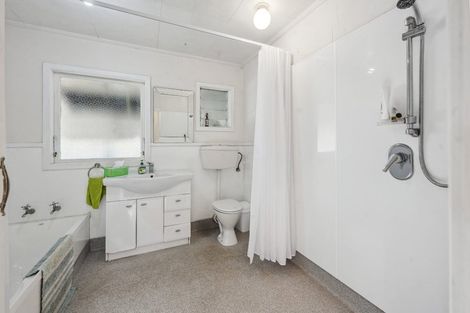 Photo of property in 134 Koutu Road, Kawaha Point, Rotorua, 3010