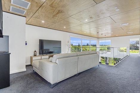 Photo of property in 88 Hayfield Way, Karaka, Papakura, 2113