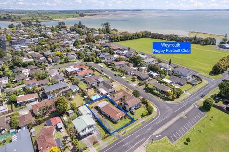 Photo of property in 30 Gibbons Road, Weymouth, Auckland, 2103