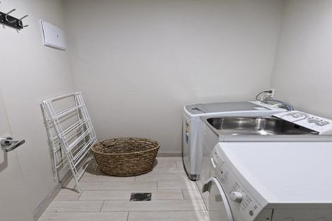 Photo of property in 2/51 Dive Crescent, Tauranga, 3110