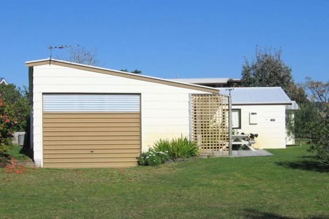 Photo of property in 9 Oyster Drive, Cooks Beach, Whitianga, 3591