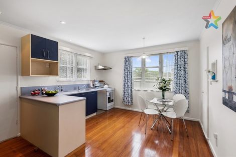 Photo of property in 32 Naenae Road, Naenae, Lower Hutt, 5011