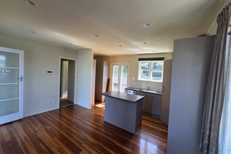 Photo of property in 50 Sutton Crescent, Papakura, 2110
