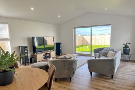 Photo of property in 162 Kupe Drive, Whitianga, 3510