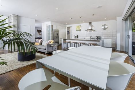 Photo of property in 28 Muritai Road, Milford, Auckland, 0620