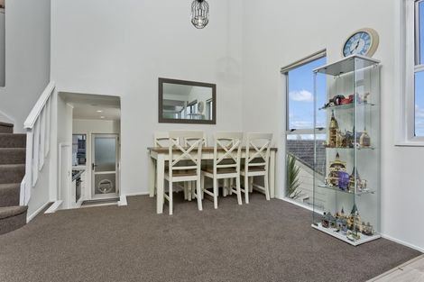 Photo of property in 1/28 Glen Vista Place, Bayview, Auckland, 0629