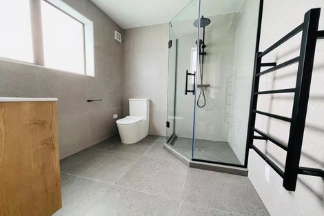 Photo of property in 1b Tui Glen Road, Birkenhead, Auckland, 0626