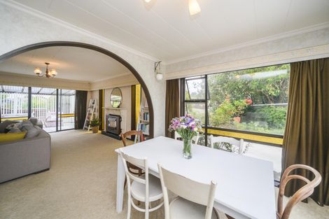 Photo of property in 18 Cecil Place, Cloverlea, Palmerston North, 4412