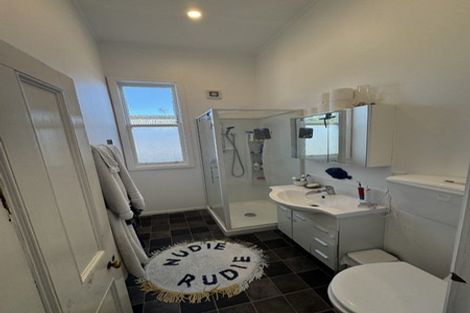Photo of property in 166 Daniell Street, Newtown, Wellington, 6021