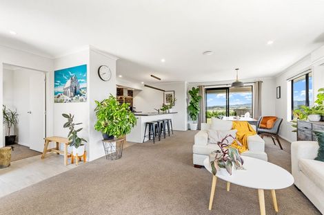 Photo of property in 17 Three Brothers Place, Warkworth, 0981