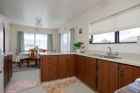 Photo of property in 44 Allardice Street, Dannevirke, 4930