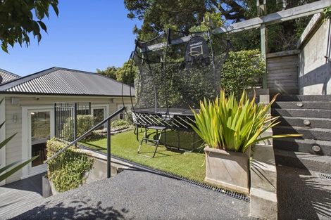 Photo of property in 60 Hawker Street, Mount Victoria, Wellington, 6011