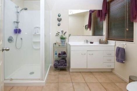 Photo of property in 9a Grassways Avenue, Pakuranga, Auckland, 2010