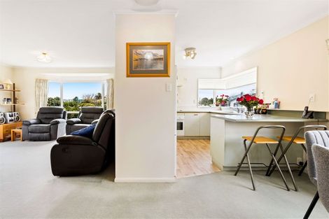 Photo of property in 18 Maurice Borich Place, Henderson, Auckland, 0610