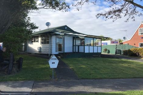 Photo of property in 52 Rhodes Drive, Kelvin Grove, Palmerston North, 4414