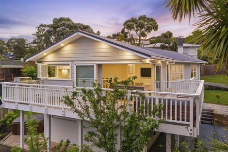 Photo of property in 5 Arahia Street, Northcote, Auckland, 0627