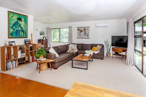 Photo of property in 29 Oyster Drive, Cooks Beach, Whitianga, 3591