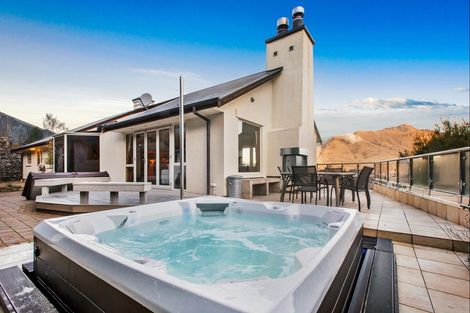 Photo of property in 15 Kent Street, Queenstown, 9300