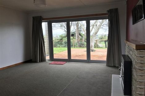 Photo of property in 13d York Crescent, Westown, New Plymouth, 4310