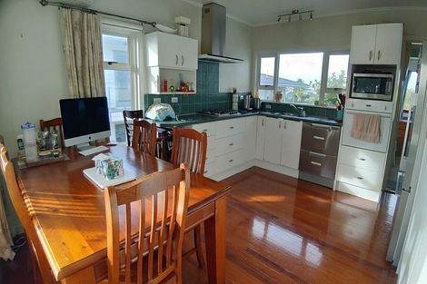 Photo of property in 1/22 Knights Road, Rothesay Bay, Auckland, 0630