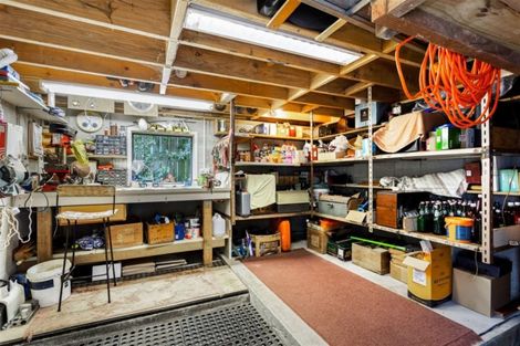 Photo of property in 15b Harrybrook Road, Green Bay, Auckland, 0604