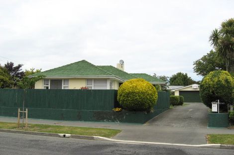 Photo of property in 27 Greendale Avenue, Avonhead, Christchurch, 8042