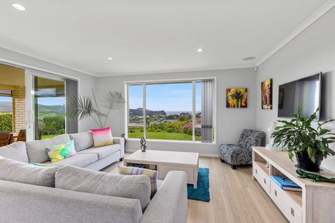 Photo of property in 15 Seaview Crescent, Hatfields Beach, Orewa, 0931