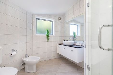 Photo of property in 9 Inverell Way, Seatoun, Wellington, 6022