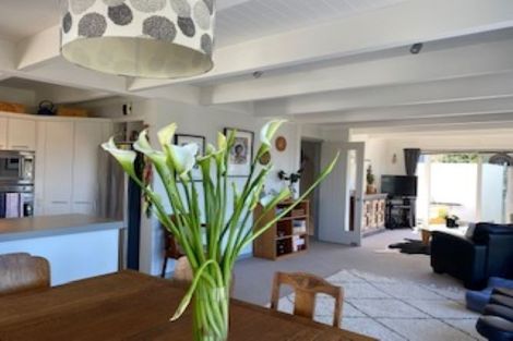 Photo of property in 16 Cavalry Close, Crofton Downs, Wellington, 6035