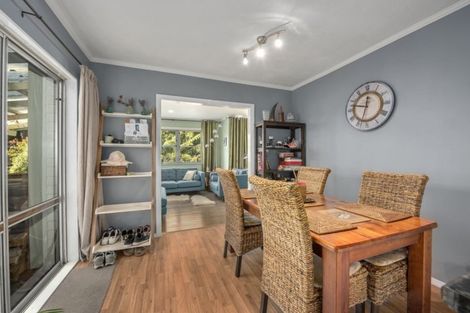 Photo of property in 82 Wyndham Road, Pinehaven, Upper Hutt, 5019