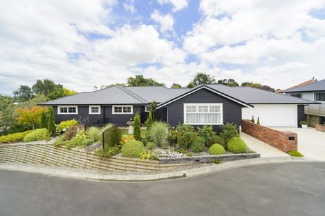 Photo of property in 3 Waimarama Court, Roslyn, Palmerston North, 4414
