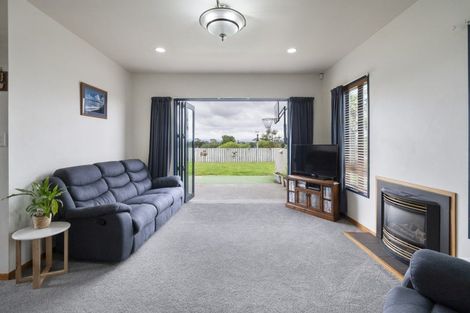 Photo of property in 55 Royal Oak Drive, Kelvin Grove, Palmerston North, 4414