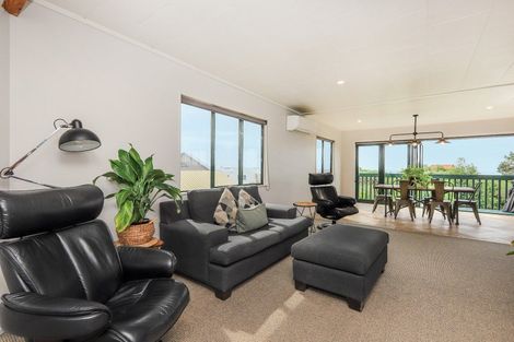 Photo of property in 135 Priestley Terrace, Bluff Hill, Napier, 4110