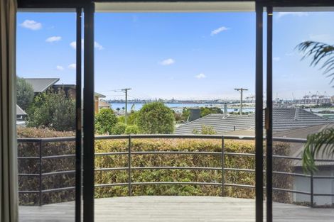 Photo of property in 65 Hinewa Road, Otumoetai, Tauranga, 3110