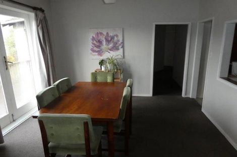 Photo of property in 11 Wynyard Crescent, Fernhill, Queenstown, 9300