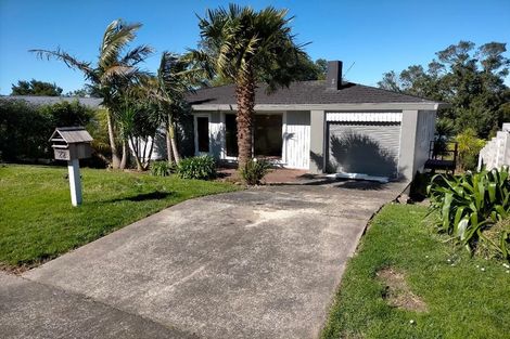 Photo of property in 22 Raymond Terrace, Northcote, Auckland, 0627