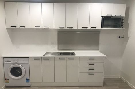 Photo of property in 7 Skyla Place, Massey, Auckland, 0614