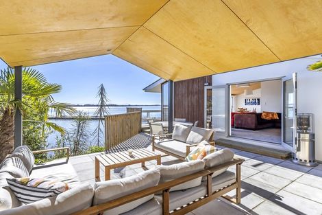 Photo of property in 150 Mccormacks Bay Road, Redcliffs, Christchurch, 8081