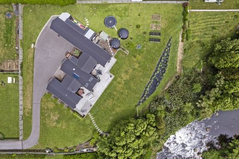 Photo of property in 9b Cross Street, Lepperton, New Plymouth, 4373