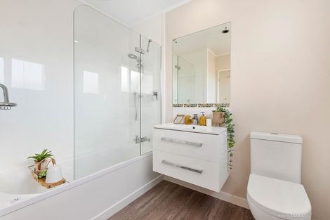 Photo of property in 38c Agra Crescent, Khandallah, Wellington, 6035