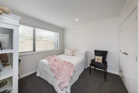 Photo of property in 5 Freedom Drive, Kelvin Grove, Palmerston North, 4414